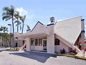 Howard Johnson Express Inn - Sarasota
