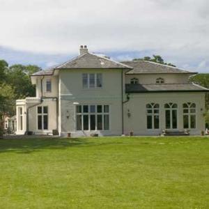 Llyndir Hall Country House