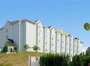 Microtel Suites Music Road Pigeon Forge