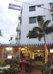 Sawasdee Banglumpoo Inn Bangkok