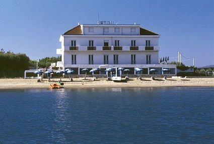 Strand Hotel Marina Di Montenero