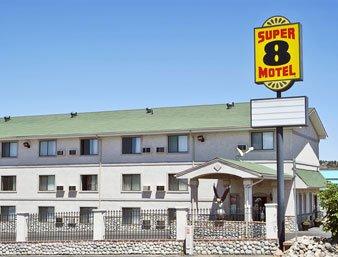 Super 8 Motel - Castle Rock