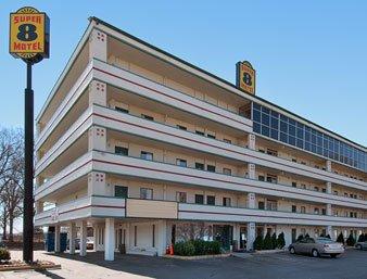 Super 8 Motel - Downtown - Graceland