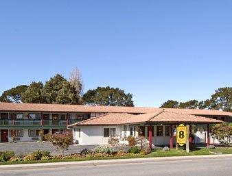 Super 8 Motel - Monterey CA